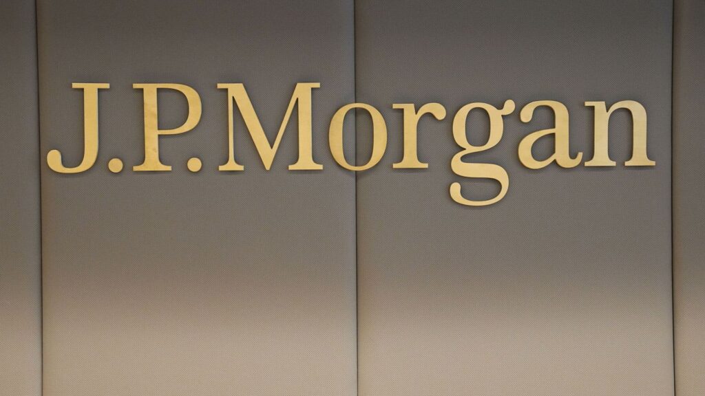 JP Morgan: Potential Downgrades Loom as Fitch Ratings Raises Concerns About Banking Industry Stability.