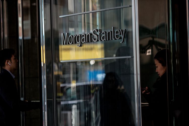People enter the Morgan Stanley headquarters building in New York, U.S., on Wednesday, April 11, 2018. Photo: Getty Images