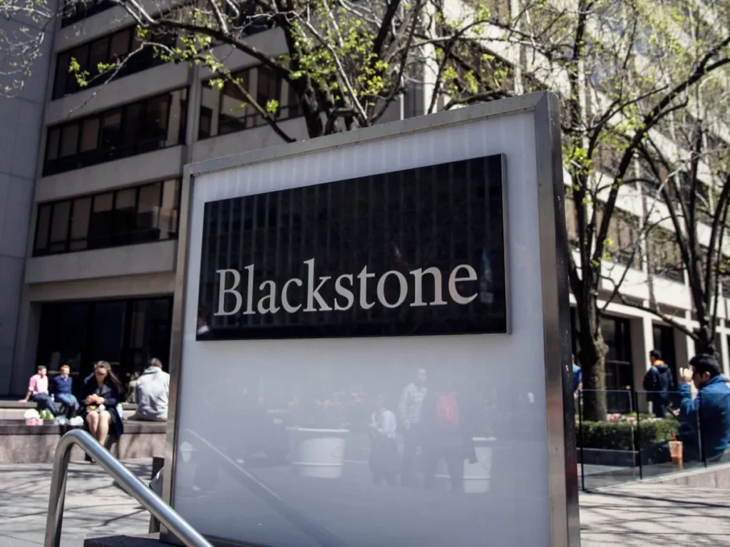 Blackstone actively participates in the revived sale of credit-linked notes, reshaping the US banking sector. PHOTO: Alamy/Ls