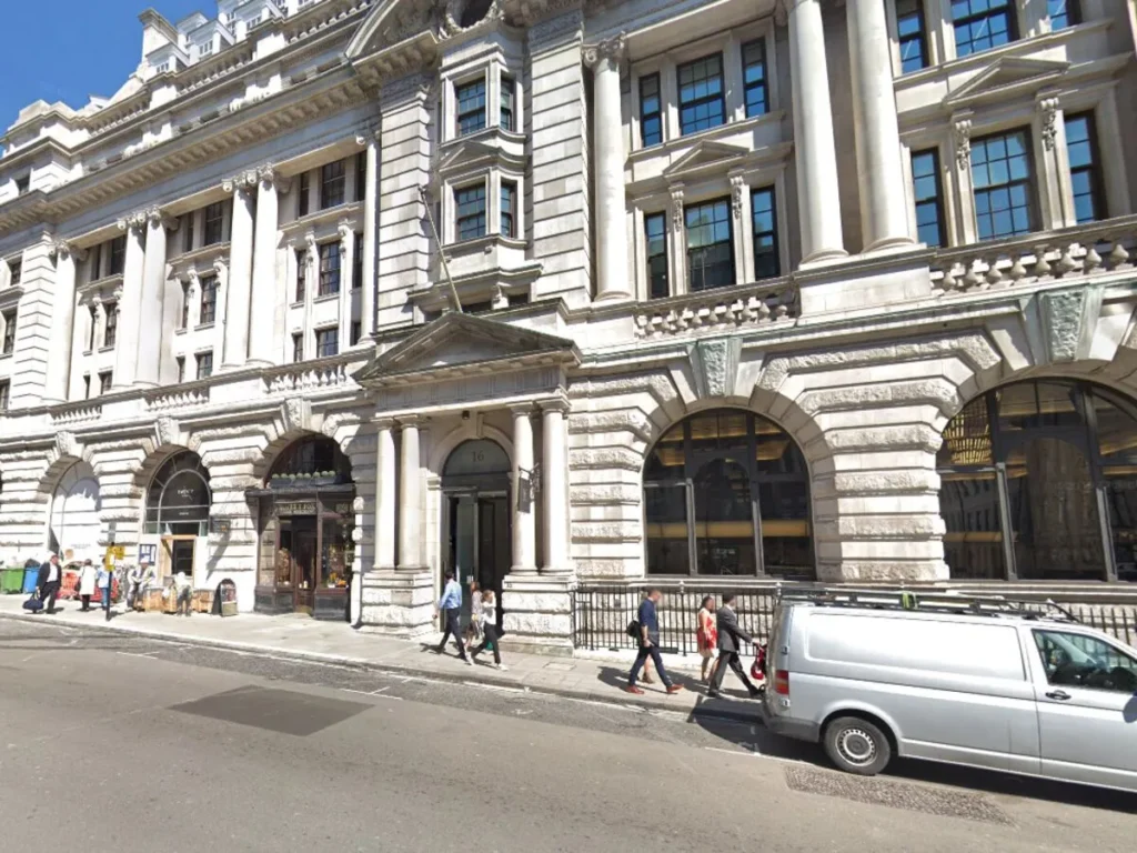 Chris Rokos' Hedge Fund Recovers, Boosts Returns Amidst Market Volatility in City of London. PHOTO: APY/Google Maps
