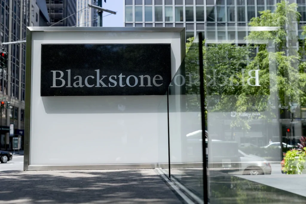 A sign outside the Blackstone headquarters in New York. PHOTO: Mark Abramson/Bloomberg